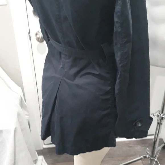 United Colors of Benetton navy blue doublebreasted trenchcoat. Size 10 - Picture 7 of 9